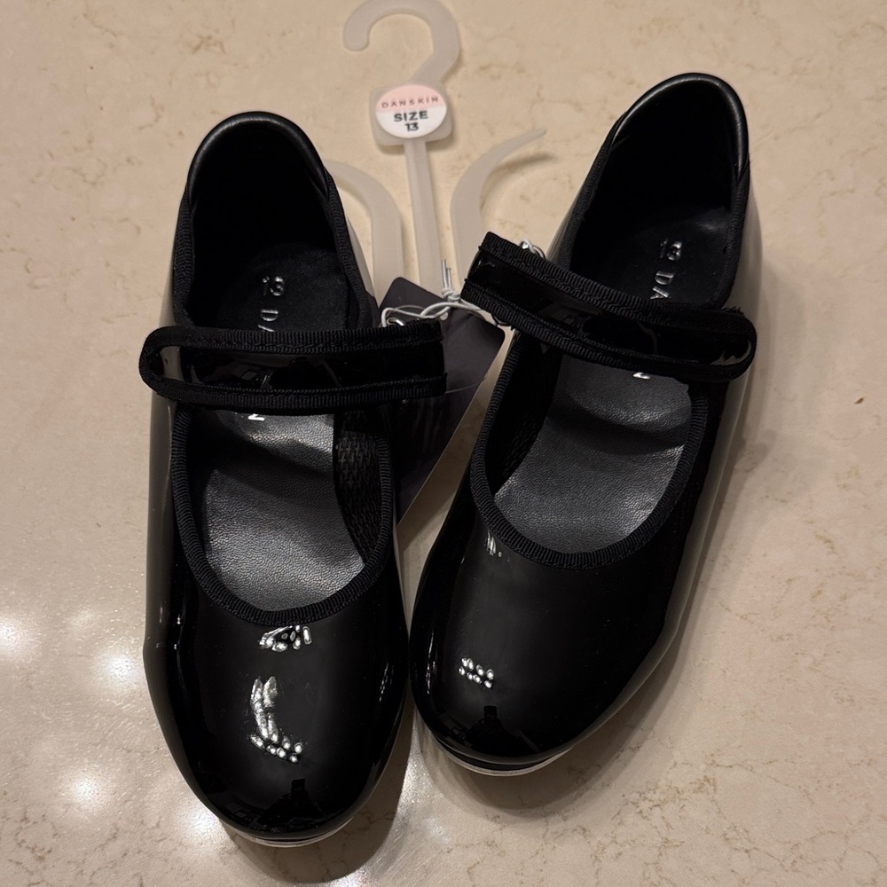 NWT tap shoes